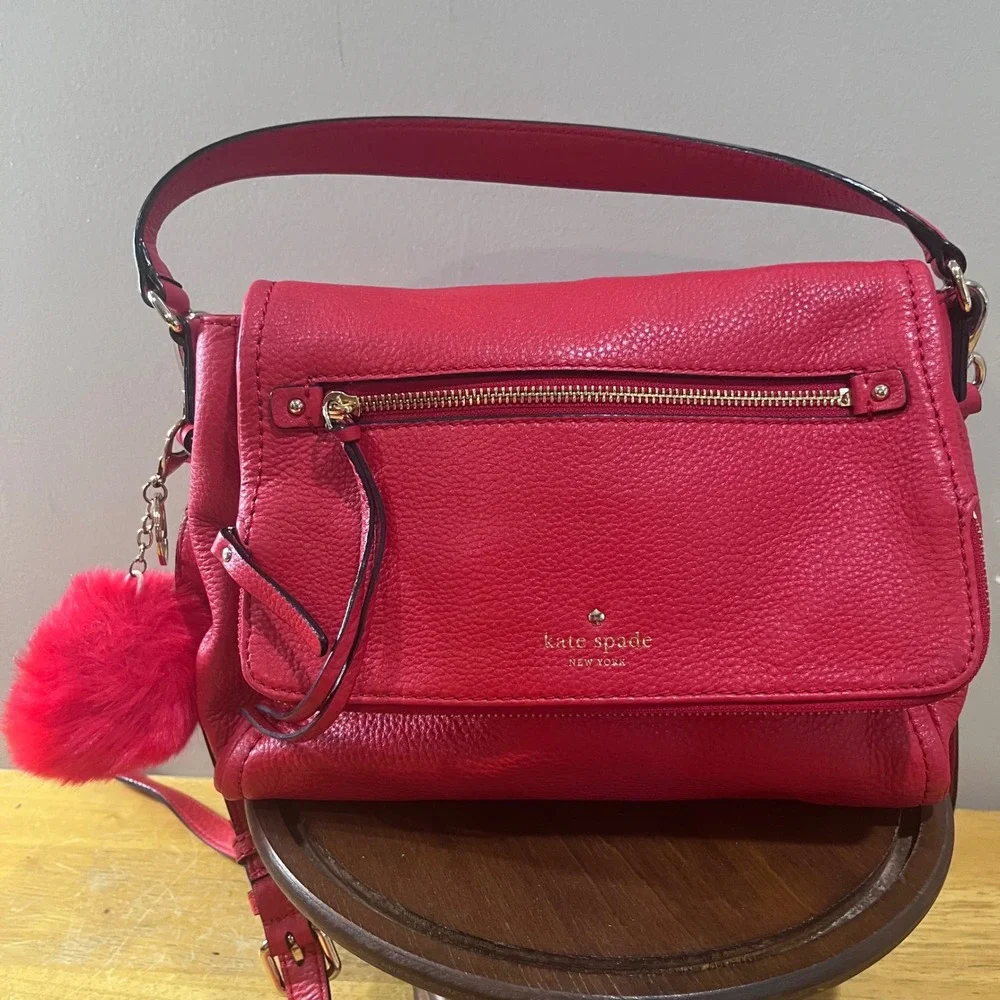 Kate‎ Spade Red Pebbled Leather Flap Crossbody Bag Gold Hardware Pom Pom Accent